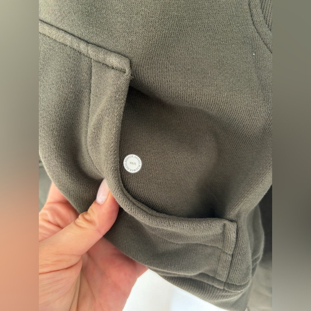 Lululemon Scuba Half Zip - Picture 5 of 5